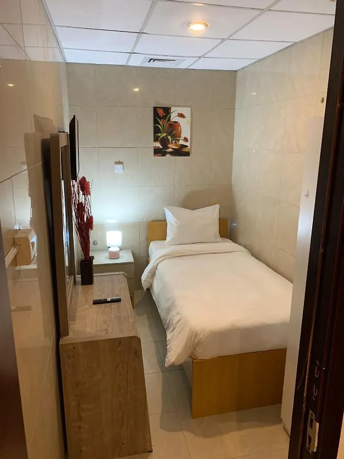Small Budget Rooms For 'Girls' Only In Dubai, Marina Homestay