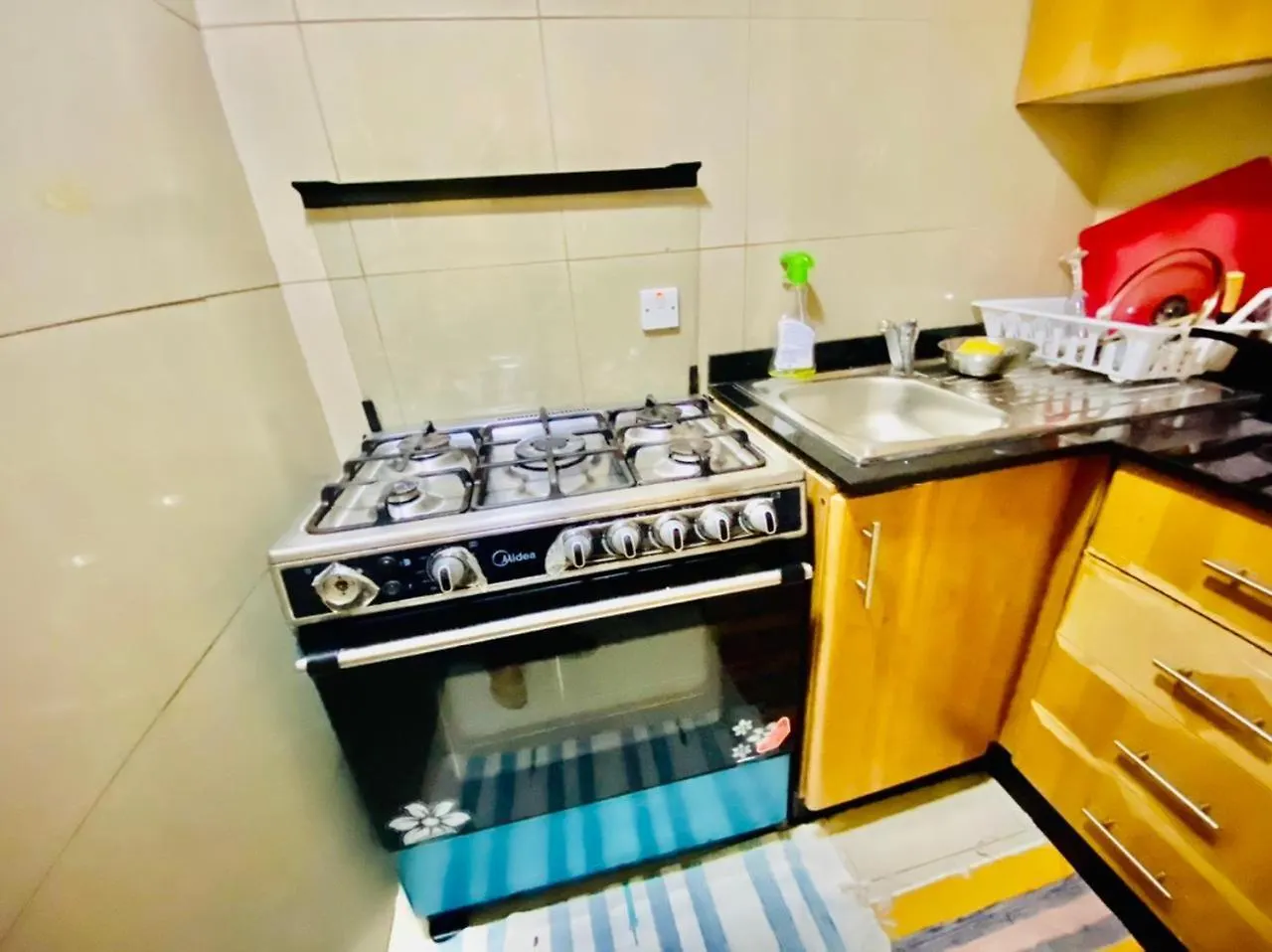 Small Budget Rooms For 'Girls' Only In Dubai, Marina Dubai